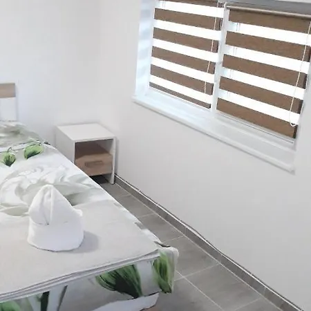 Briz Apartament Guest house *
